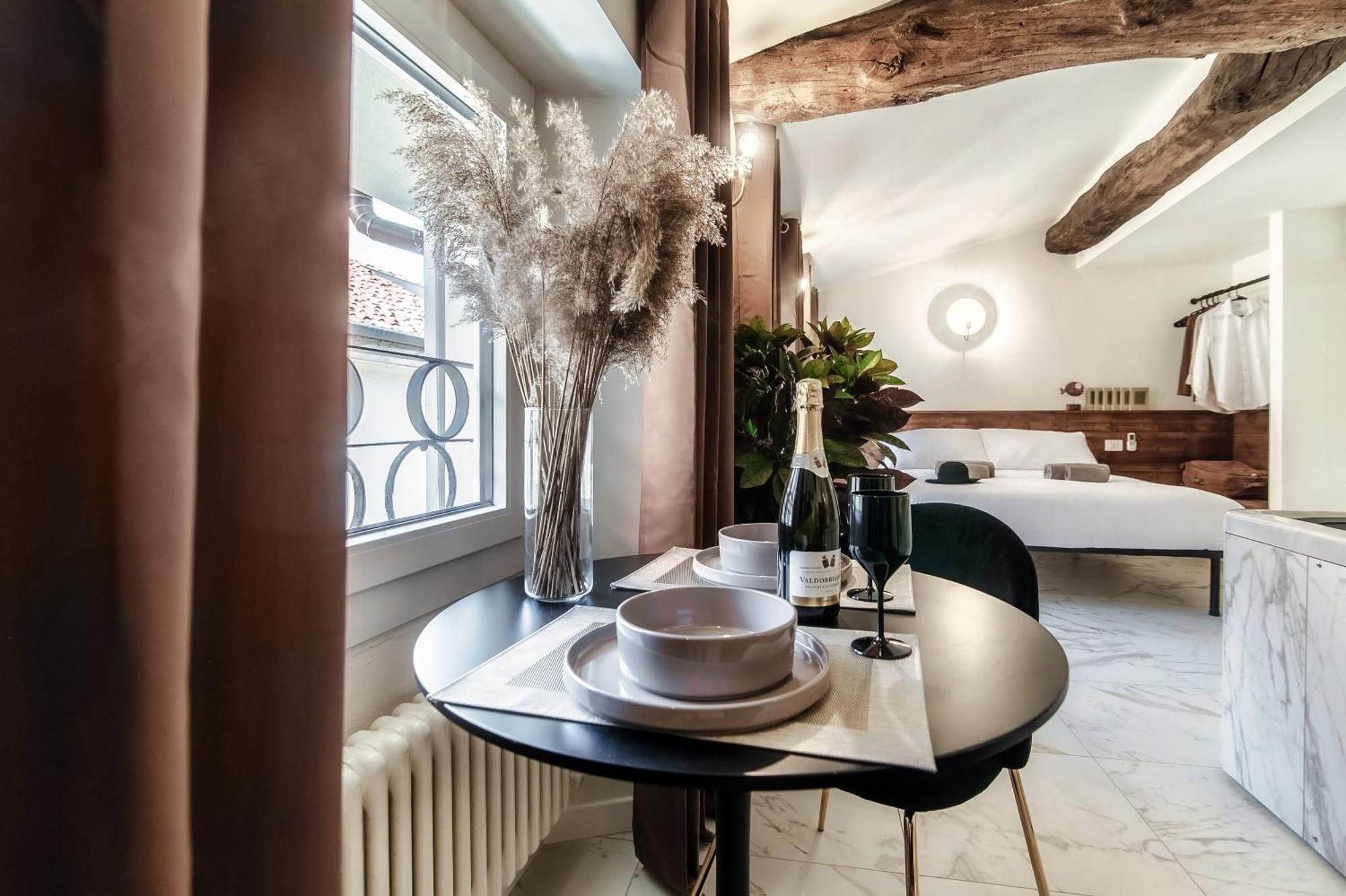 Sahara & Amazzonia Luxury Rooms- The House Of Travelers 코모 외부 사진